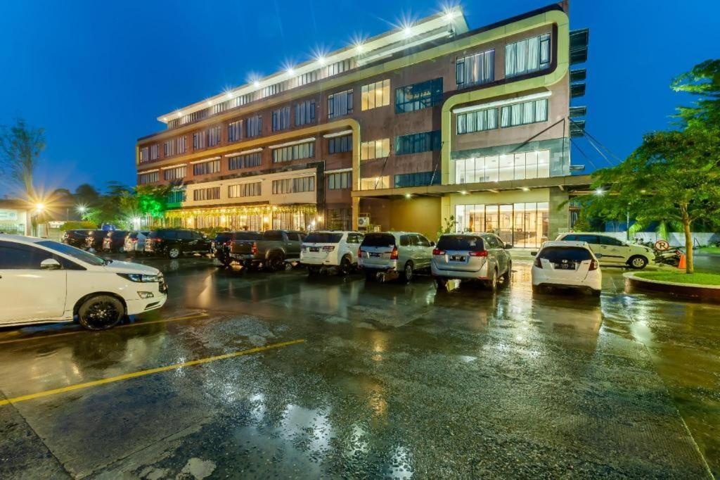 The Royal Idi Hotel Idirayeuk Exterior photo