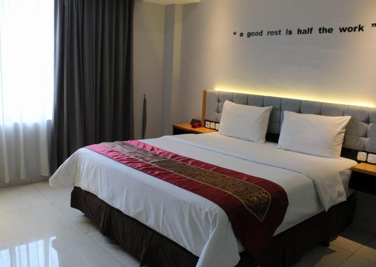 The Royal Idi Hotel Idirayeuk Exterior photo